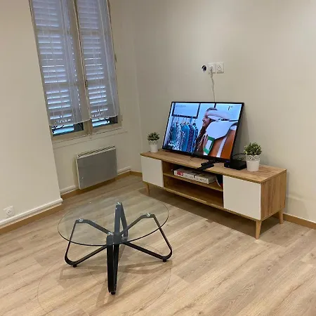 Grand F4 De 71M2 Pour 6 Personnes En Plein Centre Ville Arpajon Esterno foto